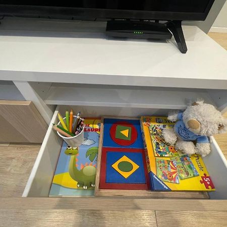 Appartement Modern 1Br Haven Near Two Parks à Riga Extérieur photo
