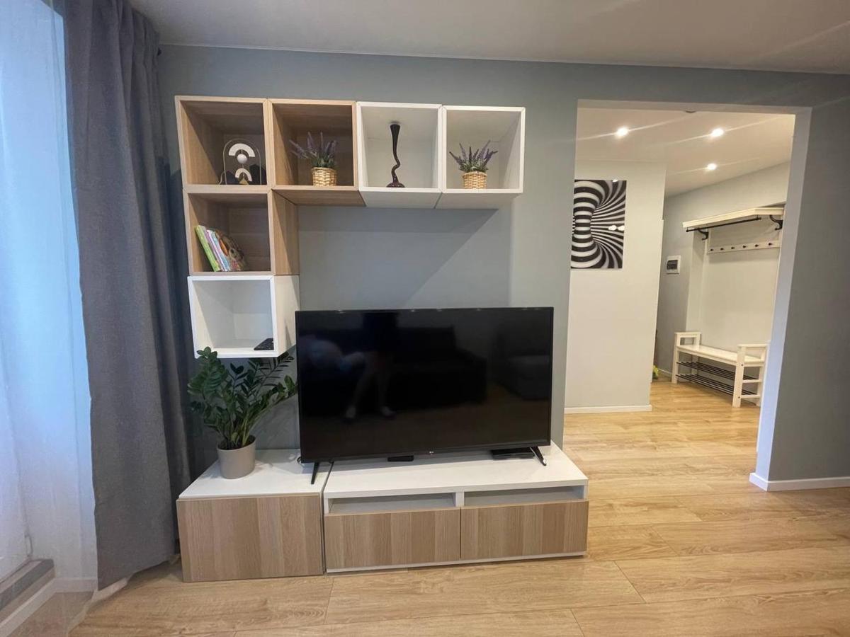 Appartement Modern 1Br Haven Near Two Parks à Riga Extérieur photo